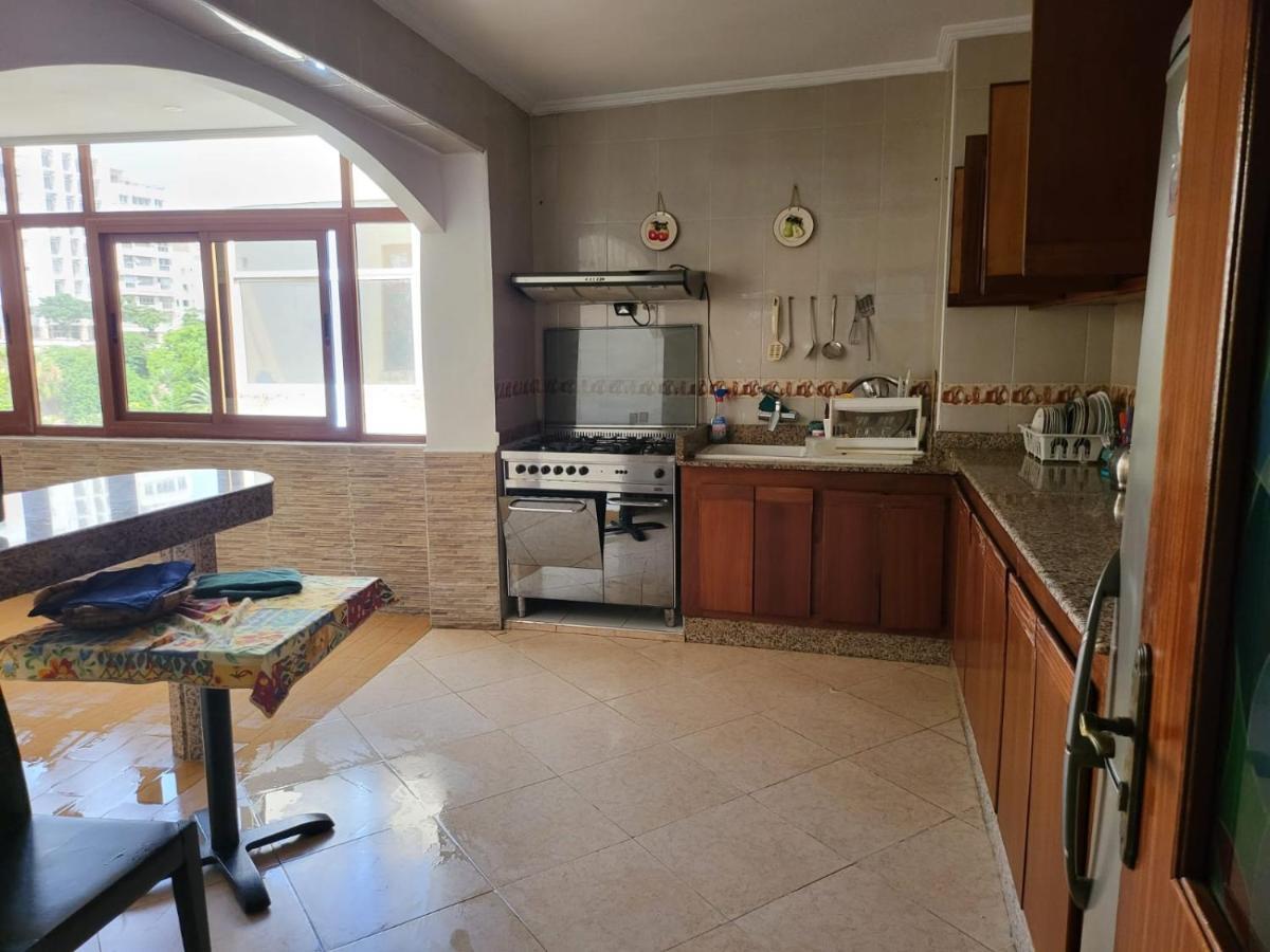 Vaste Appartement Au Centre De Tétouan Luaran gambar