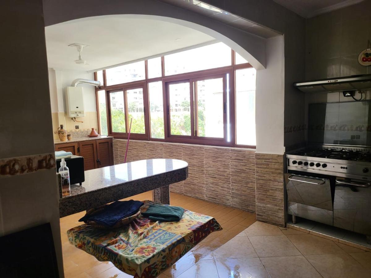 Vaste Appartement Au Centre De Tétouan Luaran gambar