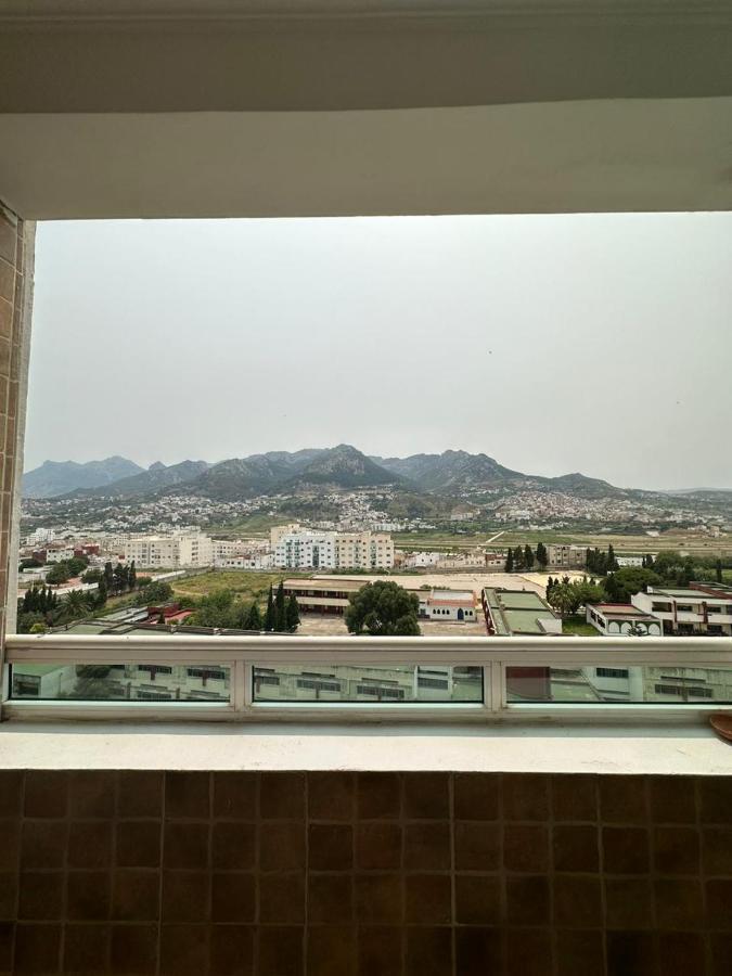 Vaste Appartement Au Centre De Tétouan Luaran gambar