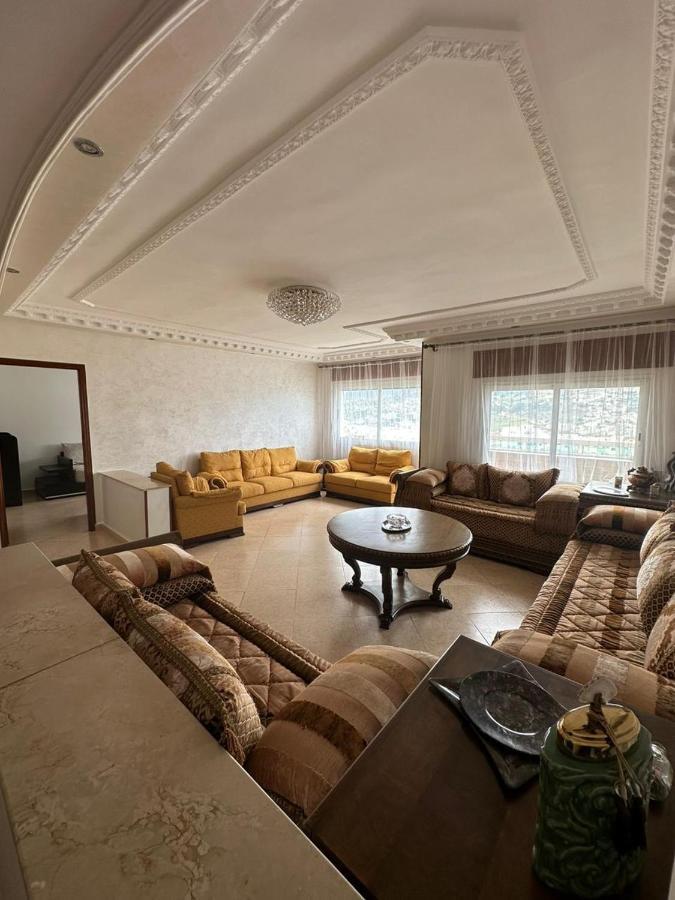 Vaste Appartement Au Centre De Tétouan Luaran gambar